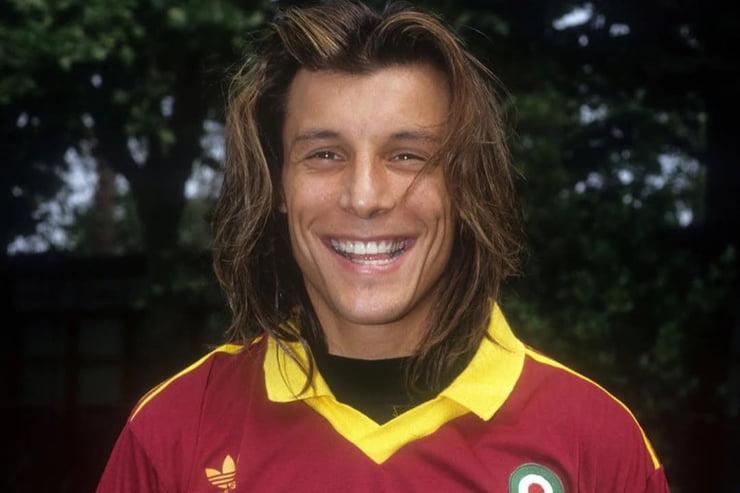 Claudio Canniggia con la maglia della Roma - Foto Instagram - Ilpallonegonfiato