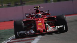 La Ferrari in pista - Foto Lapresse - Ilpallonegonfiato
