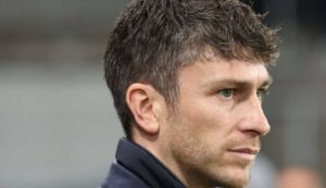 Saluta la Roma per legarsi al top club: lotterà per la Champions.