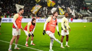 Il riscaldamento dei giocatori della Juventus - Foto Lapresse - Ilpallonegonfiato