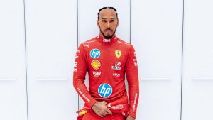 Lewis Hamilton, pilota della Ferrari - Foto Facebook - Ilpallonegonfiato