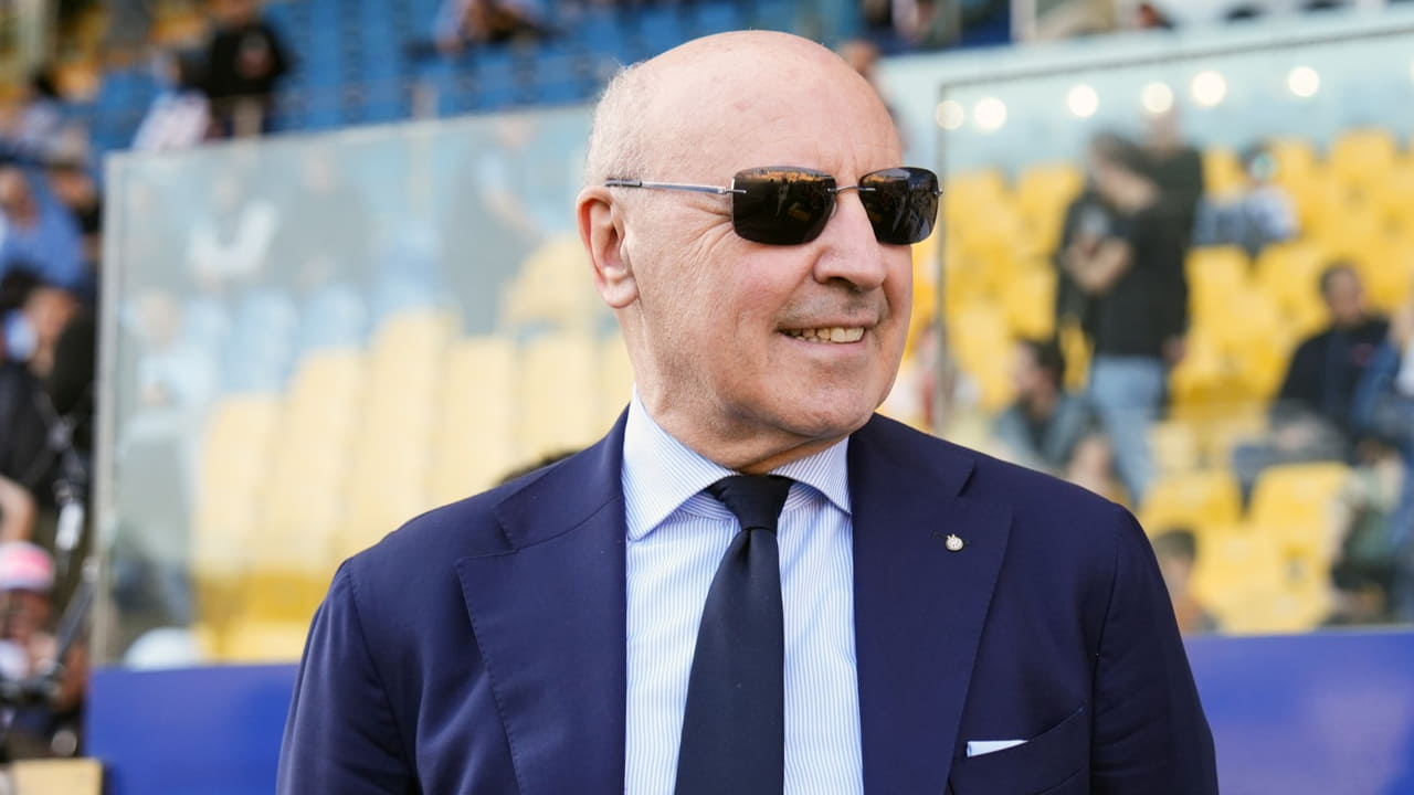 Beppe Marotta sorridente - Foto Lapresse - Ilpallonegonfiato