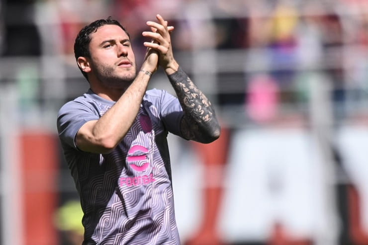 Davide Calabria in campo con la maglia del Milan - Foto Lapresse - Ilpallonegonfiato