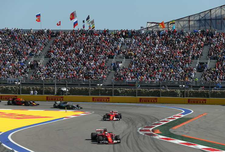 La Ferrari in pista - Foto Lapresse - Ilpallonegonfiato
