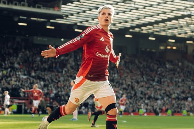 Garnacho con la maglia del Manchester United - Foto dal suo profilo Instagram - Ilpallonegonfiato