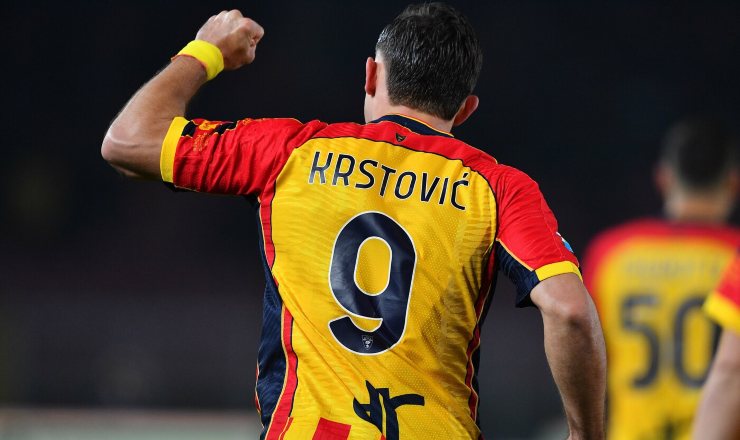Nikola Krstovic con la maglia del Lecce.