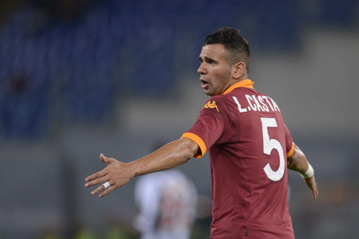 Leandro Castan in campo con la maglia della Roma - Foto Lapresse - Ilpallonegonfiato