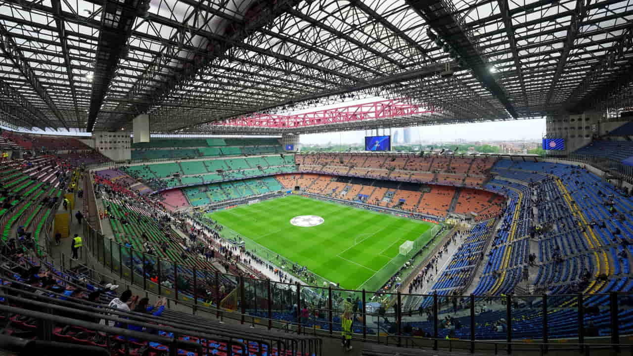 Lo stadio San Siro - Foto Lapresse - Ilpallonegonfiato